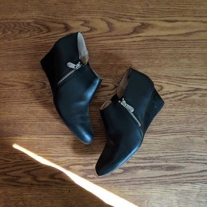 Adrienne Vittadini Meriel Wedge Boots (8.5)